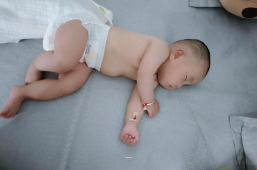 牡丹江几个月宝宝会抬头